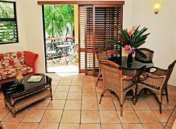 Martinique On Macrossan Aparthotel
