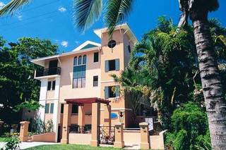 Martinique On Macrossan