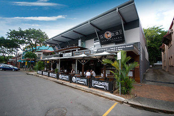 Global Backpackers Port Douglas Hostel