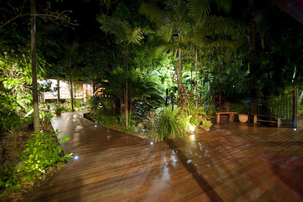 Dougies Backpackers Hostel *