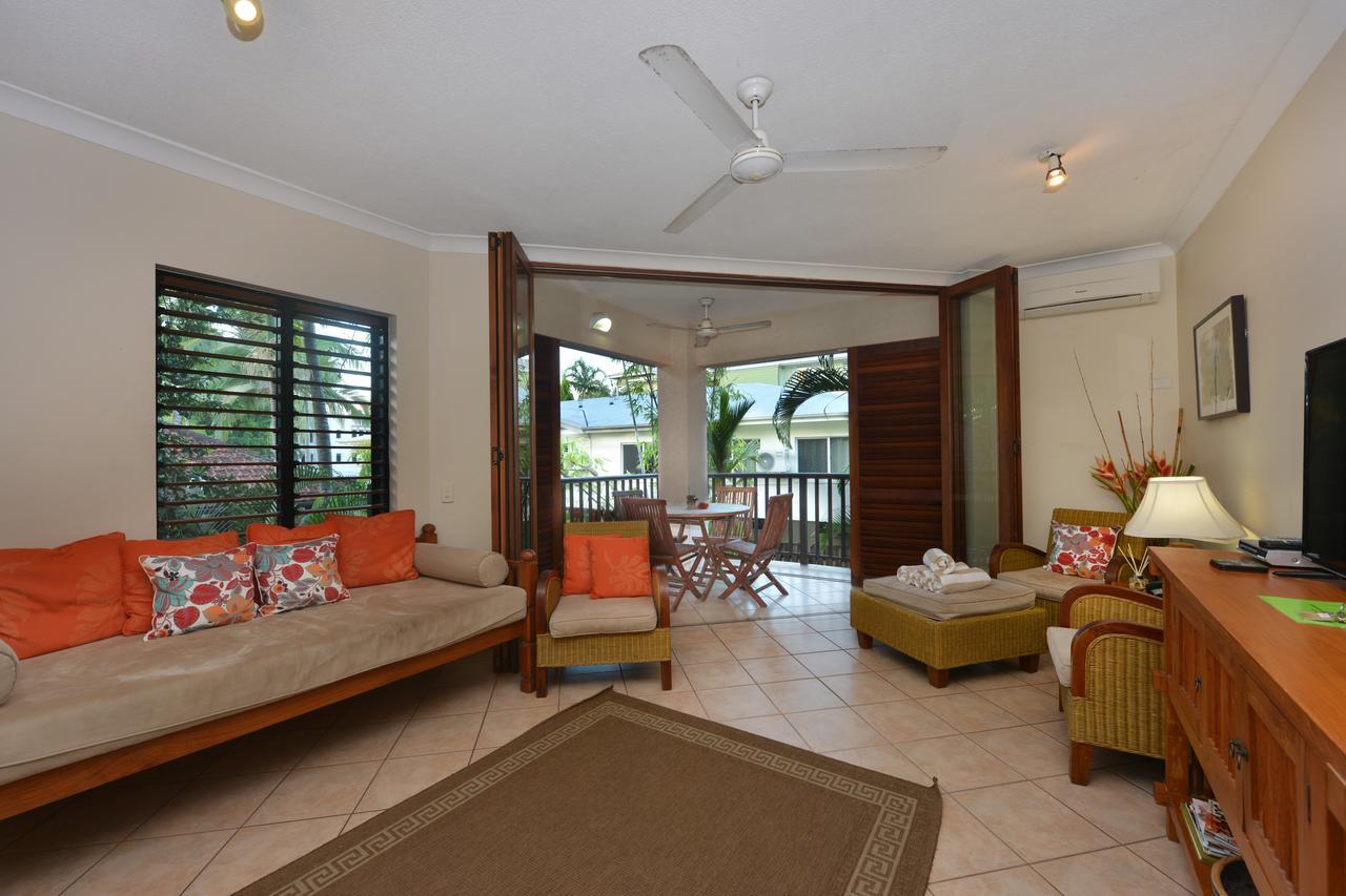 Seascape Holidays - Hibiscus *