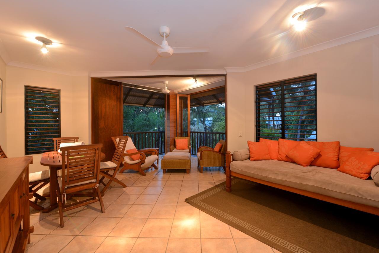 Seascape Holidays - Hibiscus
