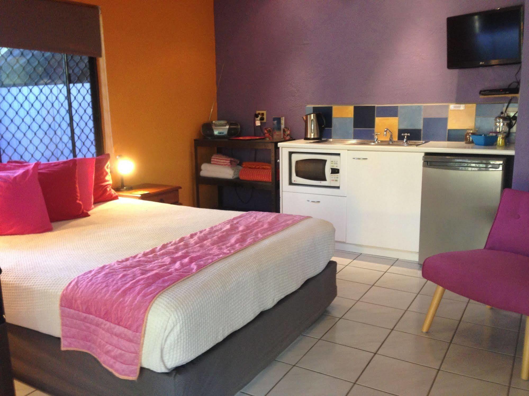 Pink Flamingo 4* Port Douglas