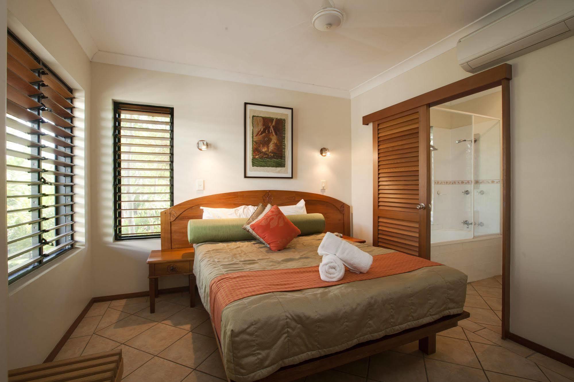Seascape Holidays - Hibiscus Port Douglas