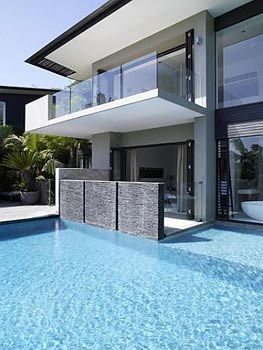 61 Street - Luxury Port Douglas