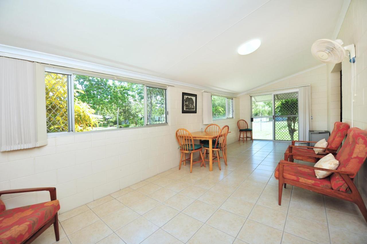 Seascape Holidays - 53 Reef Street Holiday home Port Douglas