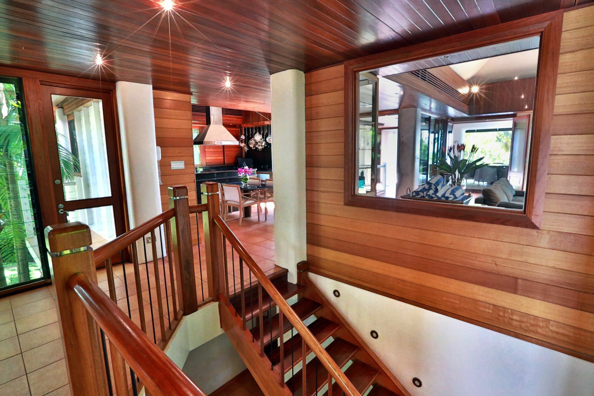 17 Wharf Street * Port Douglas