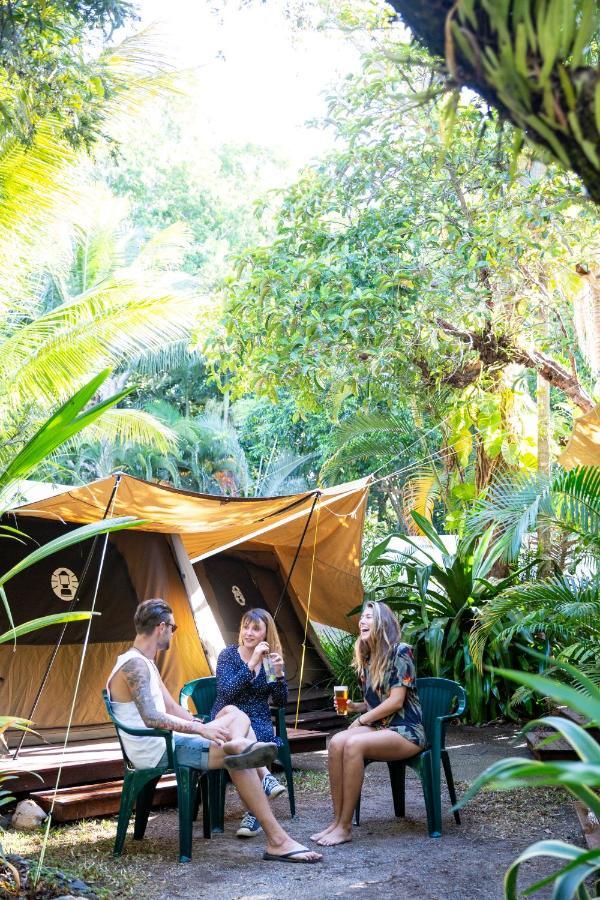 Dougies Backpackers * Port Douglas