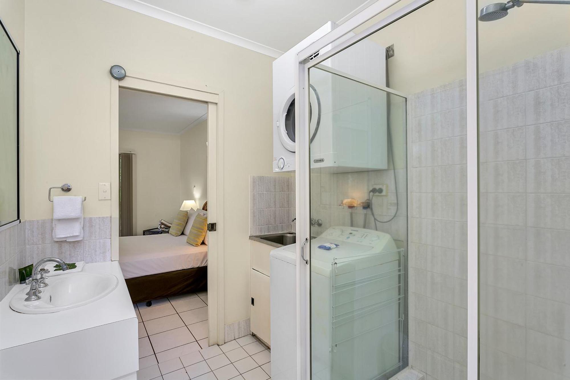 Apartment Seascape Holidays At The Queenslander