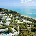 The White House Port Douglas