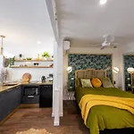 Muse-Luxe Apartment In Port Douglas