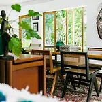 Pineapple Petes Beach House