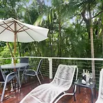 Port Douglas Cottage & Lodge
