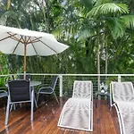 Port Douglas Cottage & Lodge