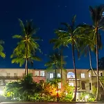Luxury Apartment Studio Port Douglas 65 Sq Mtrs And Bath