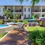Ultima- Unique Elegance In Port Douglas