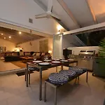 Pavilions In The Palms Heated Pool Short Path To Beach Five Bedrooms Sleeps 14