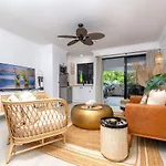Boho Bliss In The Best Position In Town, King Bed, 2 Pools, Free Wifi And Undercover Parking