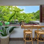 Boho Bliss In The Best Position In Town, King Bed, 2 Pools, Free Wifi And Undercover Parking