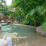 Seascape Holidays - Coral Apartments