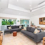 Seascape Holidays Villas On Murphy Street