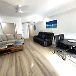 Regal 32 Apartment - Spa Bath - Macrossan St