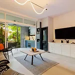 Chic Studio In The Heart Of Town