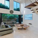 Flagstaff Pavillion - A Lush Subtropical Paradise