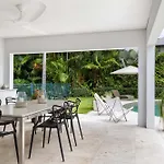 Beachfront 4 Bedroom Luxury Home - 16 Solander Boulevard