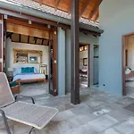Coco Villa - Central Mediterranean-Style Pool Oasis