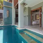 Coco Villa - Central Mediterranean-Style Pool Oasis