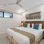 Swim-Out Tropical Getaway By Four Mile Beach
