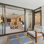 Swim-Out Tropical Getaway By Four Mile Beach