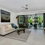 \'Aqua Oasis\' Swim-Out Resort Sanctuary