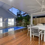 Luxury Retreat On Mudlo, 4 Bedroom Home With Pool
