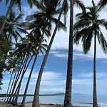 Modern 2 Bedroom Townhouse - Four Mile Beach Escapes