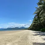 Modern 2 Bedroom Townhouse - Four Mile Beach Escapes