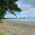 Modern 2 Bedroom Townhouse - Four Mile Beach Escapes