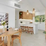 Island Point Villa 6 Port Douglas