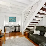 Port Douglas Cottage & Lodge