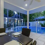Syreon - 3 Bedroom House Close To The Beach