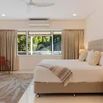 17 Solander Blvd - Beachside Home Sleeps 14 Guests