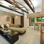 Cassowary Villa 2 - A Short Level Walk To Town