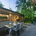 Cassowary Villa 2 - A Short Level Walk To Town