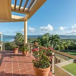 Hill Apartment No.6 - Stunning Coral Sea Views