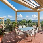 Hill Apartment No.6 - Stunning Coral Sea Views