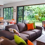 11 Sand - Luxury 5 Bedroom Home Across From The Beach