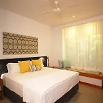 11 Sand - Luxury 5 Bedroom Home Across From The Beach