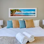 Tropical Nites Executive Townhouse