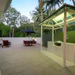 Whispering Palms - Beachfront Port Douglas